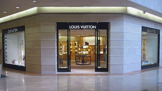 Burglars Drive Car Into Northbrook Louis Vuitton Store Netted $120K In Stolen High End Handbags