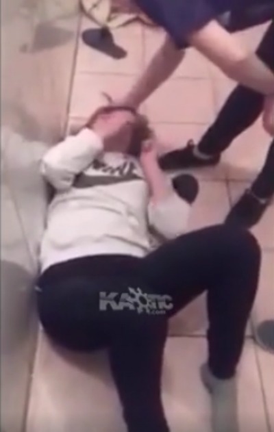 Warning Graphic: A Group Of Thuggish Bullies Beat Female Classmate In Bathroom & Tries To Put Her Head In Toilet [Video]