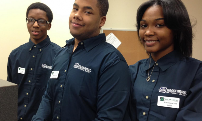 High School Students Open A Bank On Campus To Teach Other Students Financial Literacy