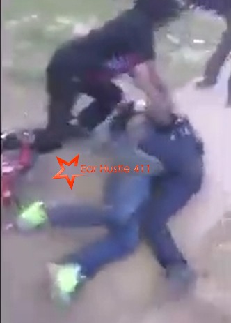 [Video] A Group Of Young Men Attacks Cop For Beating Up Their Neighbor