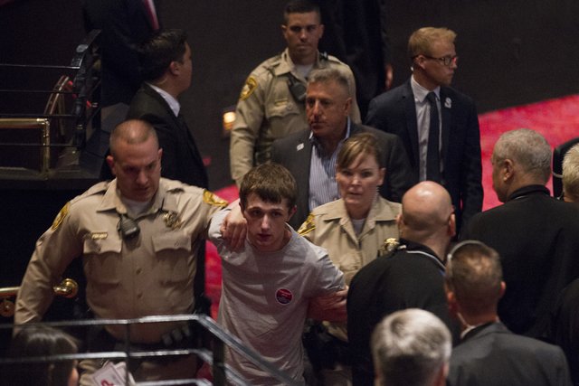 UK Man Tried To Pulled Police Gun & Tried To Kill Donald Trump At Las Vegas Rally