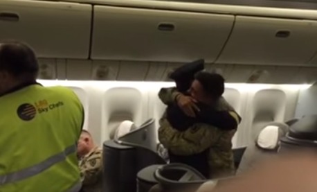 Soldier Returning From Deployment Was Ecstatic When The United Pilot Taking Him Home Turned Out To Be His Father