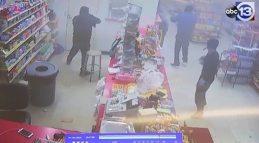 3 Armed Men Sprays Bullets In A Houston Store In An Attempted Robbery [ VIDEO]