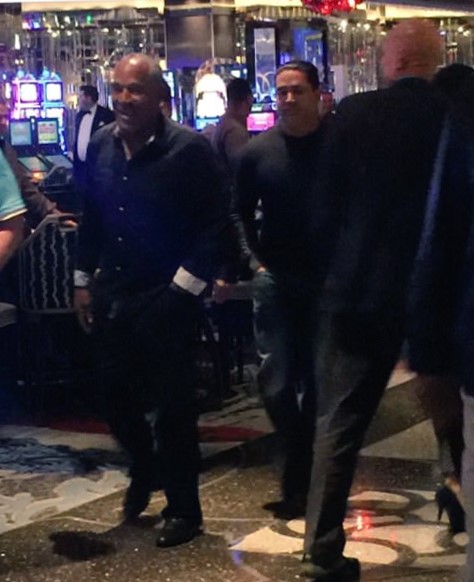 O.J Simpson Gets Kicked Out Of Vegas Bar For Being Drunk & Out Of Order After Barely A Month Of Being Out Of Jail