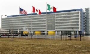 Parking Valet At GM Stopped Woman From Stabbing Her Own Mother & His Company Tried To Fire Him Due To No Gun Policy