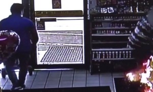[ Video] E-Cigarette Explodes In Man's Pants Pockets At Gas Station Register