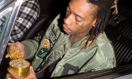 Video: Rapper Wiz Khalifa Hands Out Marijuana To Paparazzi