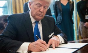 trump_signs deal