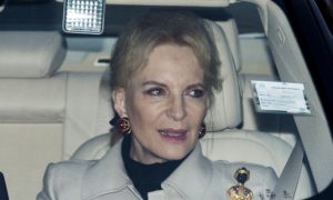 Princess Michael Apologizes To Prince Harry & Meghan Markle After Wearing A Racist Blackamoor Brooch To Queens Lunch